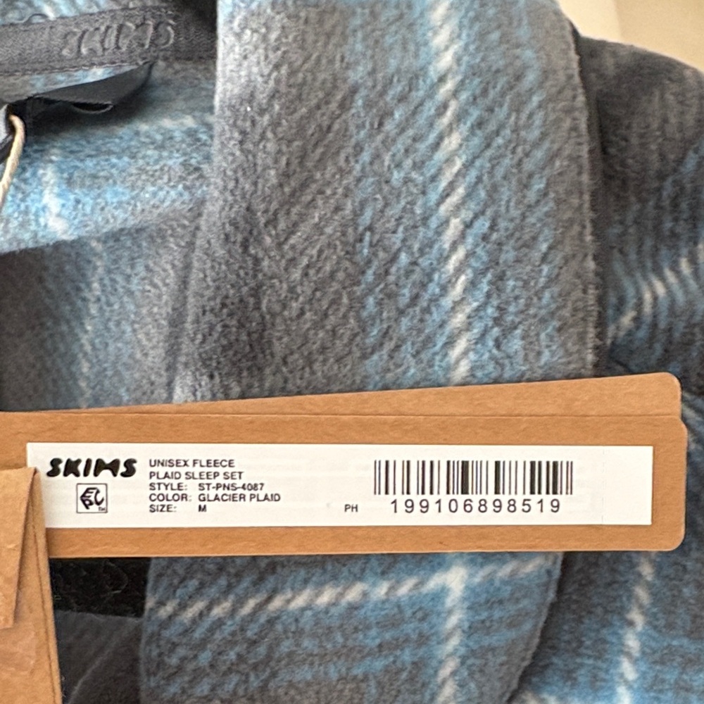 NWT Skims Unisex Fleece Plaid Sleep Set - Picture 7 of 7
